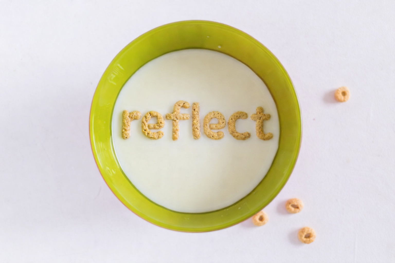 Cereal bowl spelling reflect